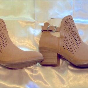 Women's Tan Ankle Boots